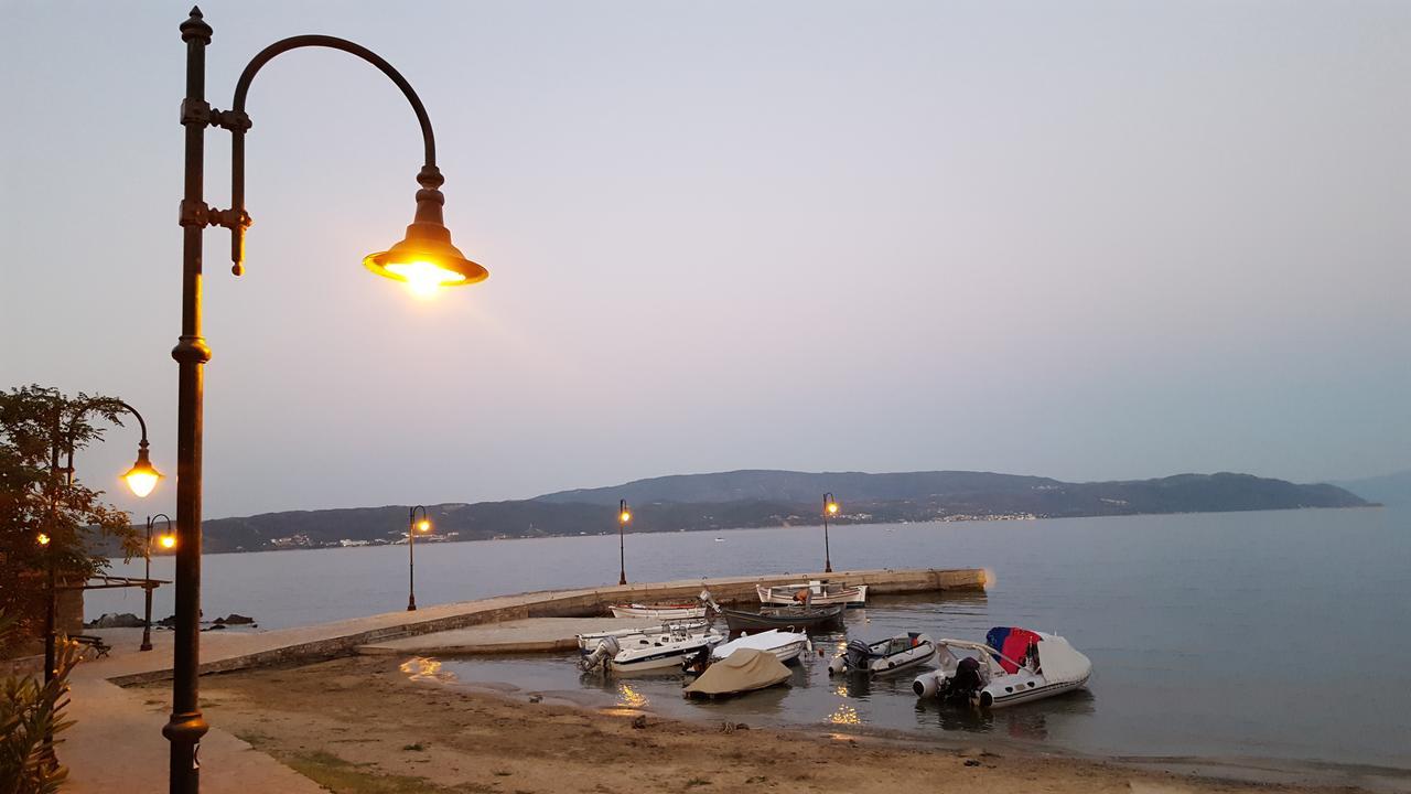 Aloe Apartments Амоляни Екстериор снимка